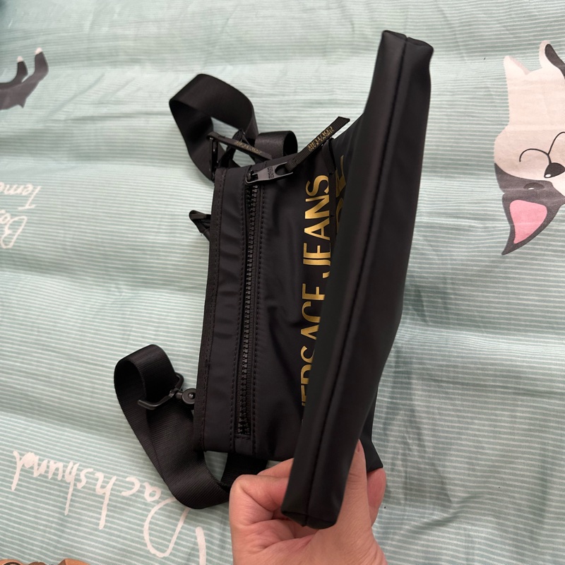 日本全新購入Versace jeans包-9
