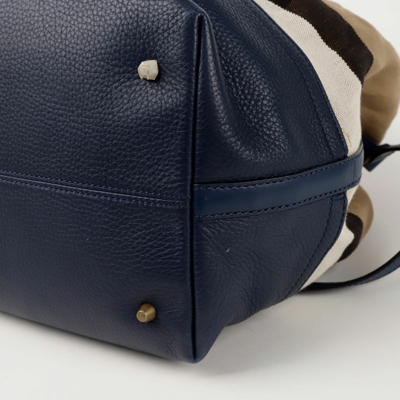 BURBERRY 格紋 Heston 水桶單肩包 4053324-8