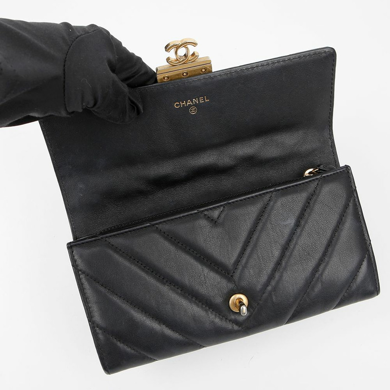 CHANEL CC Logo 旋鎖長版皮夾-10