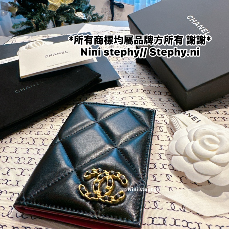 甜售!全新全配_ Chanel香奈兒_ 皮穿鏈logo菱格護照夾-3