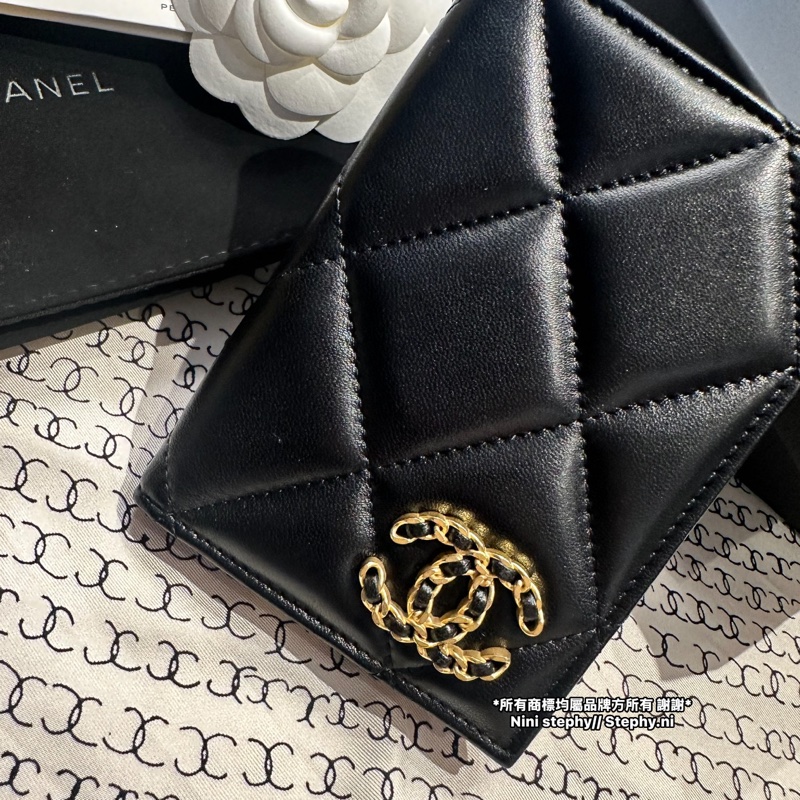 甜售!全新全配_ Chanel香奈兒_ 皮穿鏈logo菱格護照夾-5