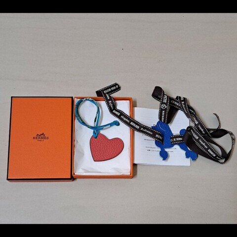 Hermes  Petit H愛心雙面吊飾