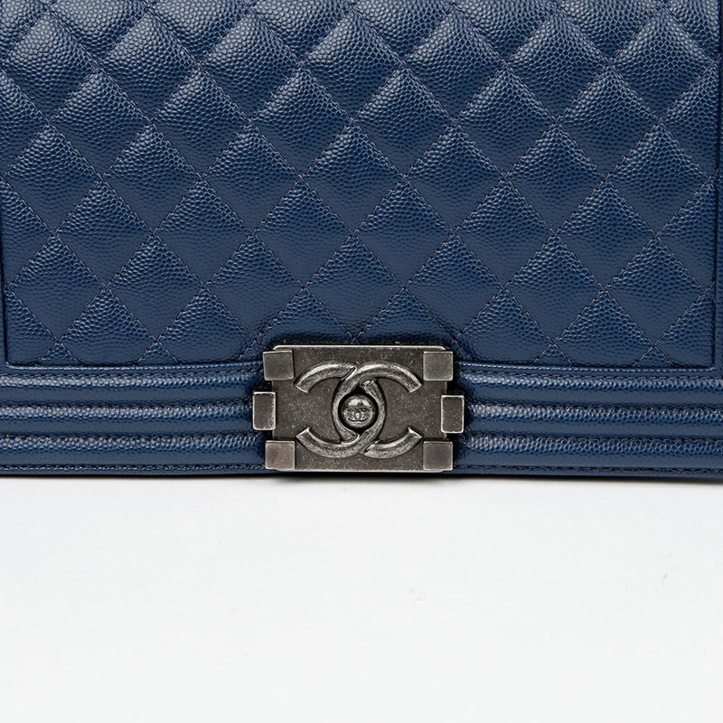 CHANEL 魚子醬紋小牛皮中型單肩包 A67086-1