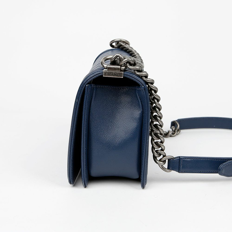 CHANEL 魚子醬紋小牛皮中型單肩包 A67086-3