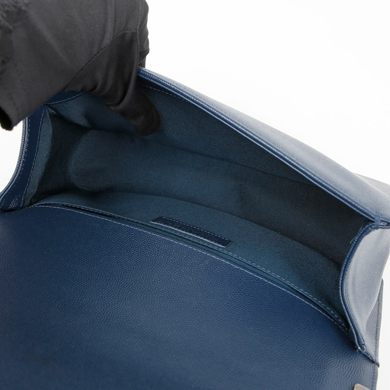 CHANEL 魚子醬紋小牛皮中型單肩包 A67086-10