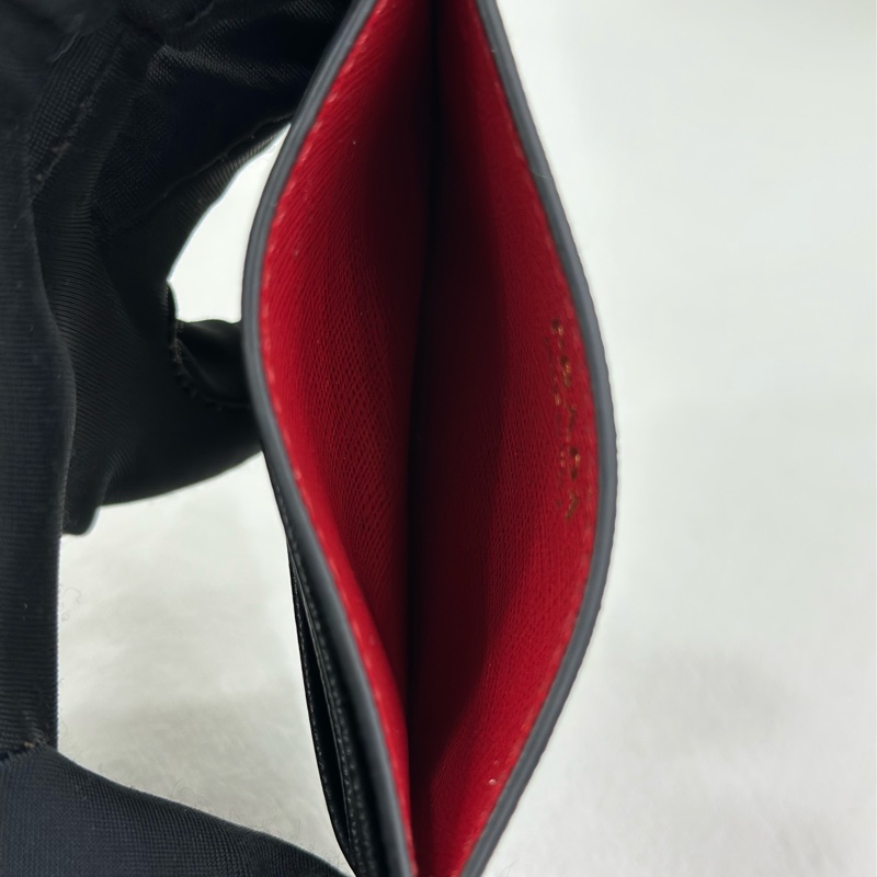 Prada普拉達黑色徽章卡包 尺寸10*8-8