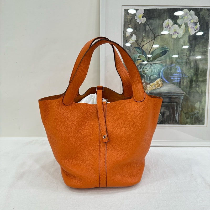 Hermes 愛馬仕 菜籃22 框P 愛馬仕橙 超顯白的顏色-1