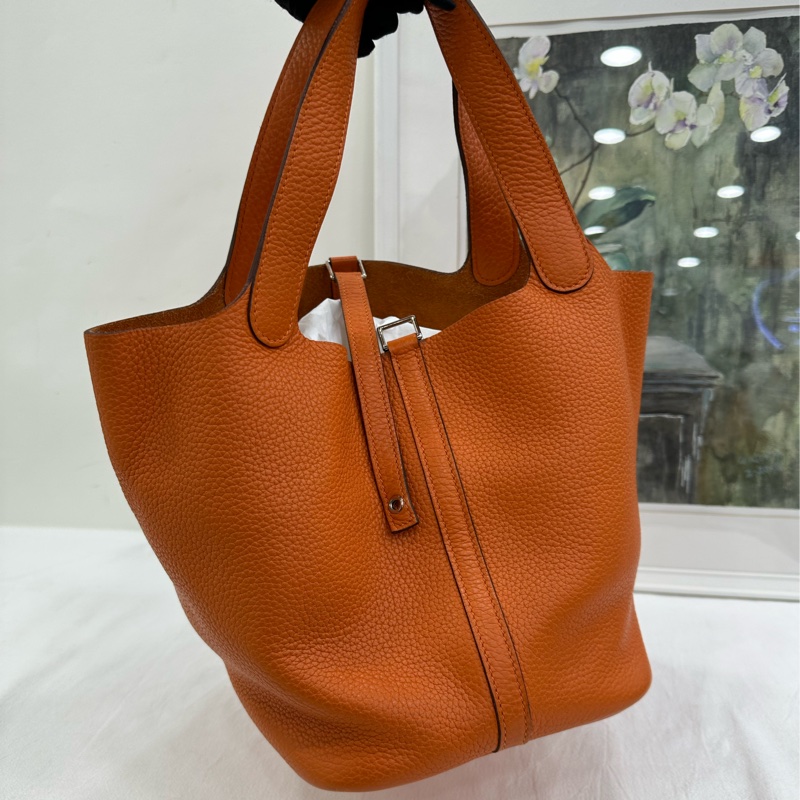 Hermes 愛馬仕 菜籃22 框P 愛馬仕橙 超顯白的顏色-4