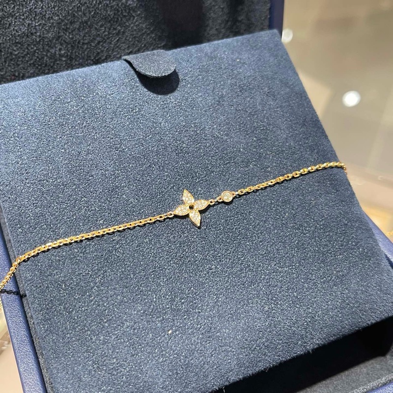 路易威登Lv 四叶草满钻小花项链-2