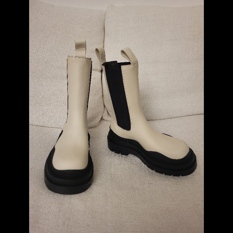 Bottega Veneta BV 白色女款皮革靴子 36碼-1