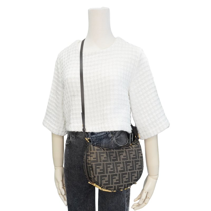 Fendi 展示品 Mini Graphy 復古金logo緹花布彎月二用包(8BS081-咖)-6