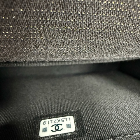 Chanel 深色牛仔鏈條短夾