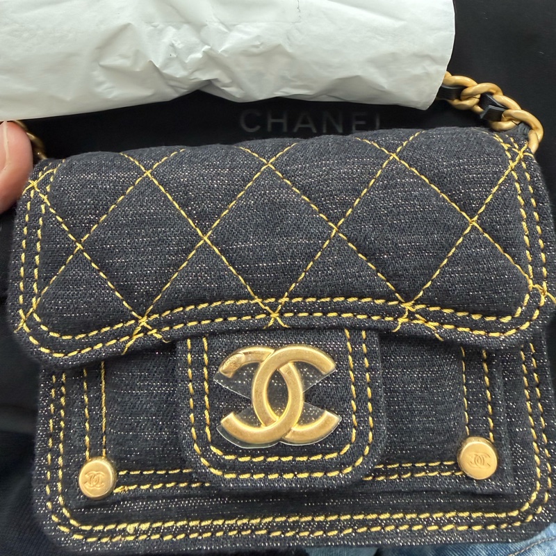 Chanel 深色牛仔鏈條短夾-1