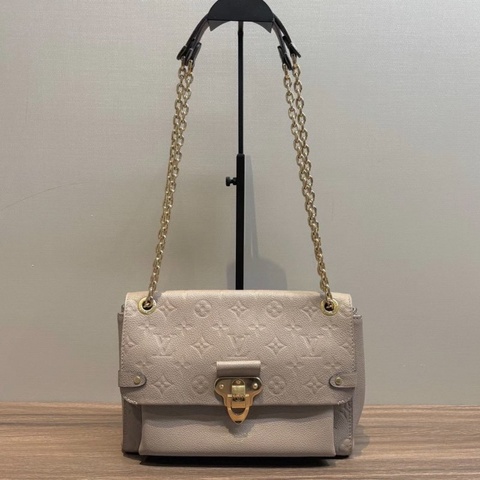 LV 金扣牛皮壓花vavin肩背鏈條包 25.5*15*8 98新配件塵袋