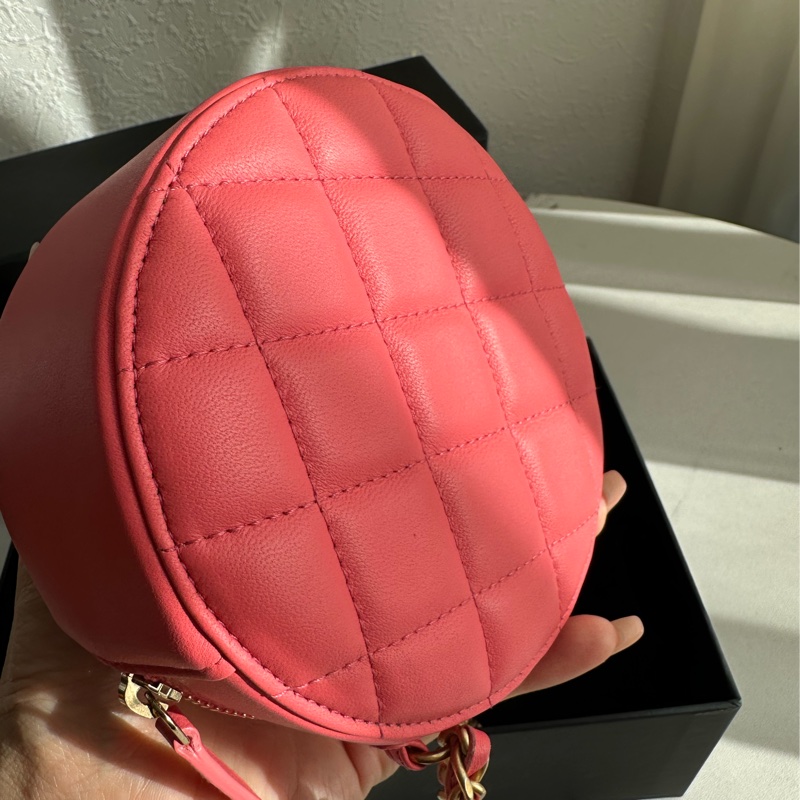 Chanel超甜超美的粉色圓餅包 還有金球的🥰🥰🥰-3