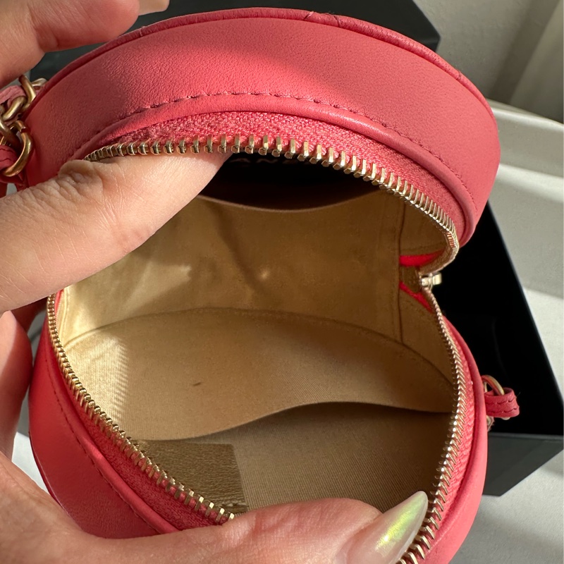 Chanel超甜超美的粉色圓餅包 還有金球的🥰🥰🥰-7