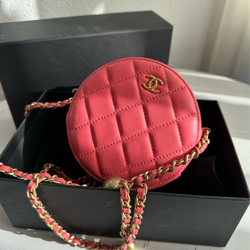 Chanel超甜超美的粉色圓餅包 還有金球的🥰🥰🥰-14