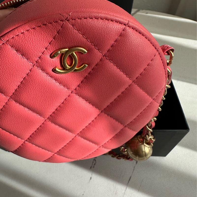 Chanel超甜超美的粉色圓餅包 還有金球的🥰🥰🥰-15