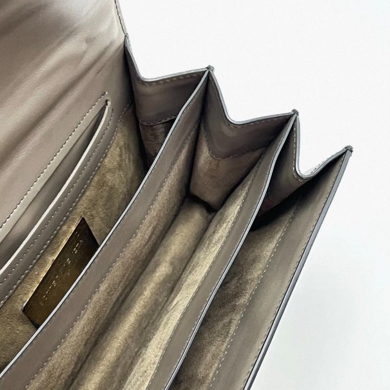 BV City Kont大象灰棕色肩背包24*14*8 98新配件塵袋-1