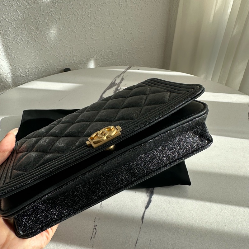 Chanel boy woc 荔枝皮革-3