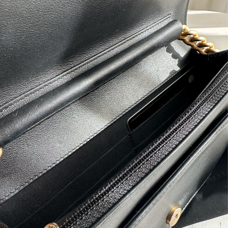 Chanel boy woc 荔枝皮革-11