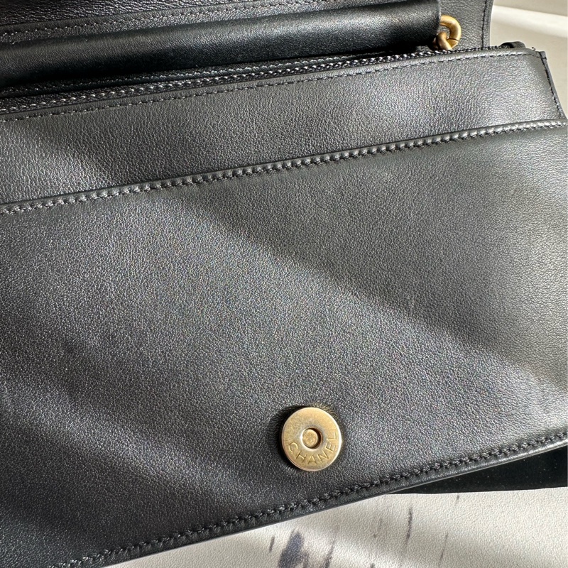 Chanel boy woc 荔枝皮革-13