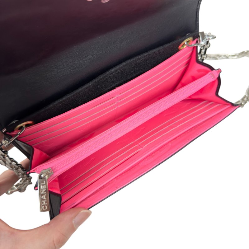 CHANEL *自加鏈>送無品牌扣+無品牌鏈帶* Cambon 長銀包 WOC-19