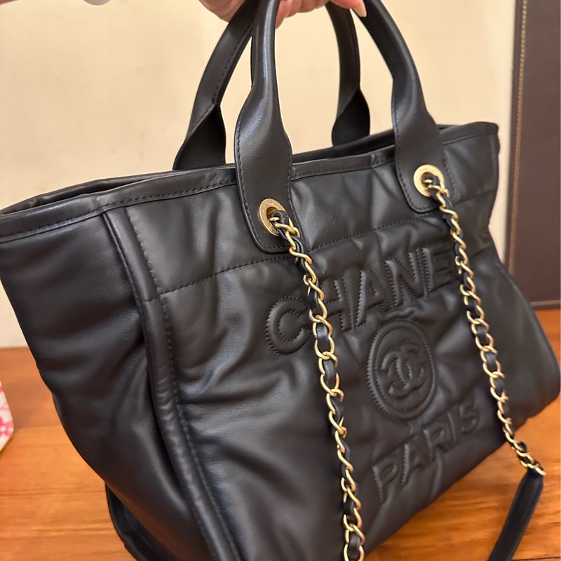 Chanel 全皮革沙灘包-1