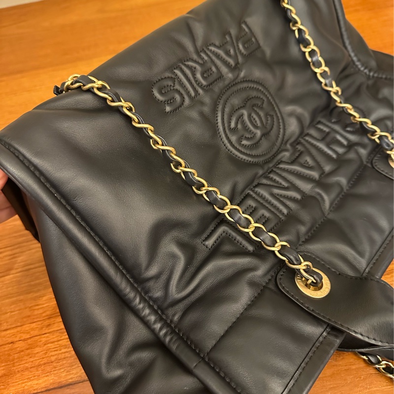 Chanel 全皮革沙灘包-13