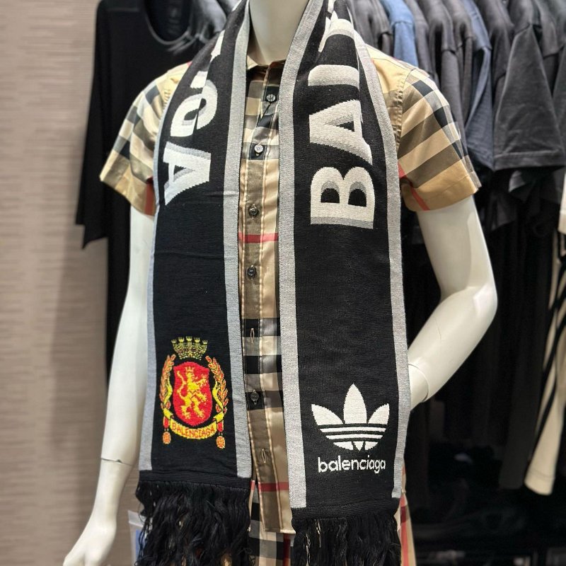 💎Han's house精品服飾💎Balenciaga 聯名 adidas 巴黎世家 圍巾 現貨 原價18000-0