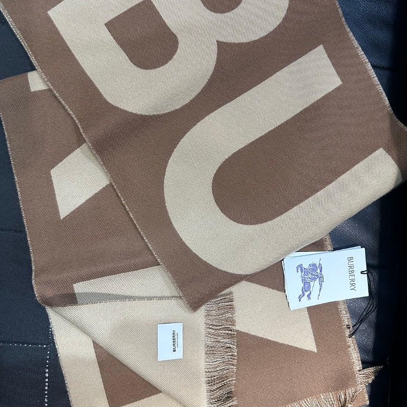💎Han's house精品服飾💎Burberry 圍巾 格紋 羊毛 中性 188X33 原價13500-5