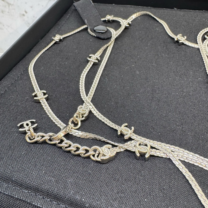 CHANEL銀色17花蛇骨鍊-3