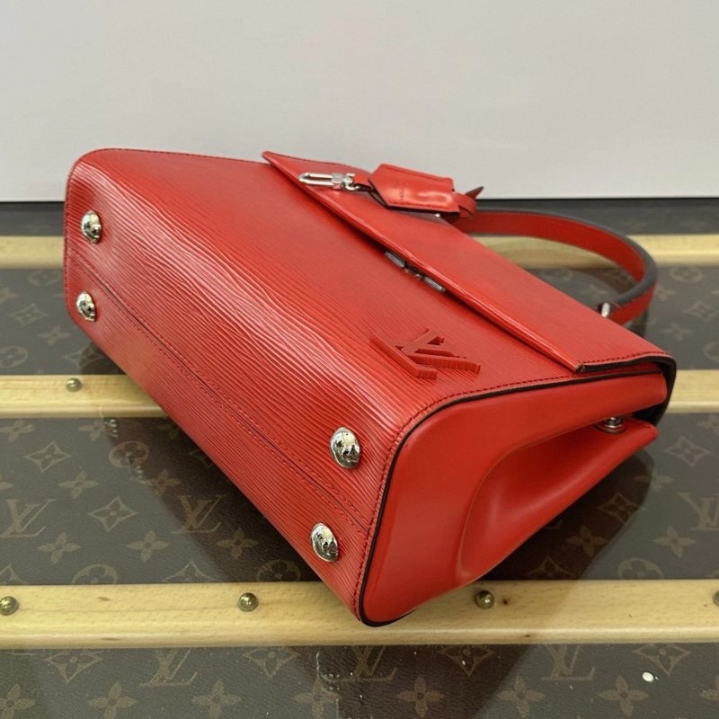 ️LV 紅色cluny 水波紋手提肩背斜背包25.5*19*5.5 98新配件盒子塵袋-4