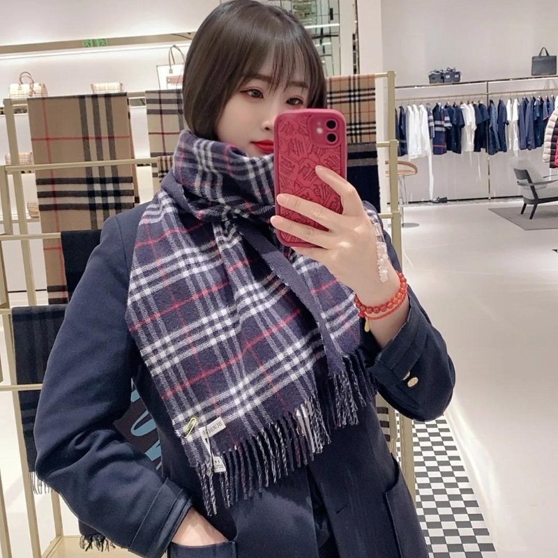 💎Han's house精品服飾💎Burberry 圍巾 格紋 羊毛 雙面 羊絨 中性 168X30 蘇格蘭制 現貨 原價22900-1