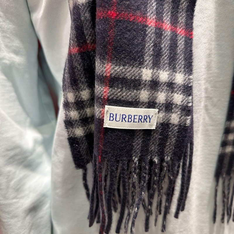 💎Han's house精品服飾💎Burberry 圍巾 格紋 羊毛 雙面 羊絨 中性 168X30 蘇格蘭制 現貨 原價22900-4