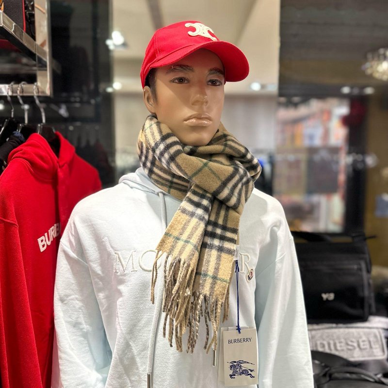 💎Han's house精品服飾💎Burberry 圍巾 格紋 羊毛 雙面 羊絨 中性 168X30 蘇格蘭制 現貨 原價22900-4