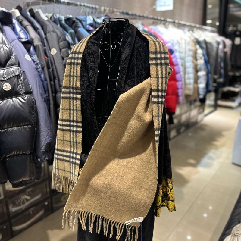 💎Han's house精品服飾💎Burberry 圍巾 格紋 羊毛 雙面 羊絨 中性 168X30 蘇格蘭制 現貨 原價22900-6