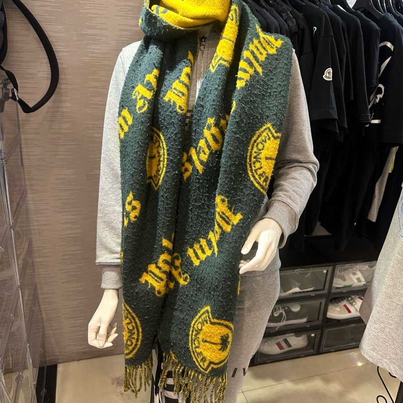 💎Han's house精品服飾💎 法國頂級 moncler 98% 羊毛 毛絨 圍巾 雙面用-0