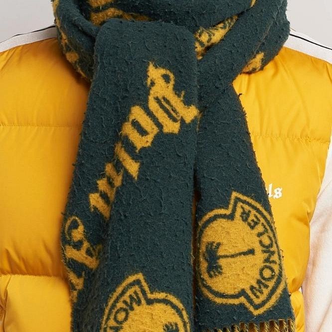 💎Han's house精品服飾💎 法國頂級 moncler 98% 羊毛 毛絨 圍巾 雙面用-6