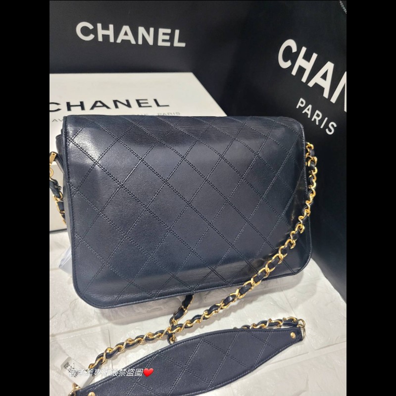 Chanel Classic Double Flap Jumbo 黑色小羊皮肩背包-6