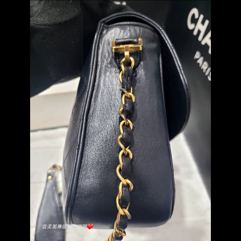 Chanel Classic Double Flap Jumbo 黑色小羊皮肩背包-8