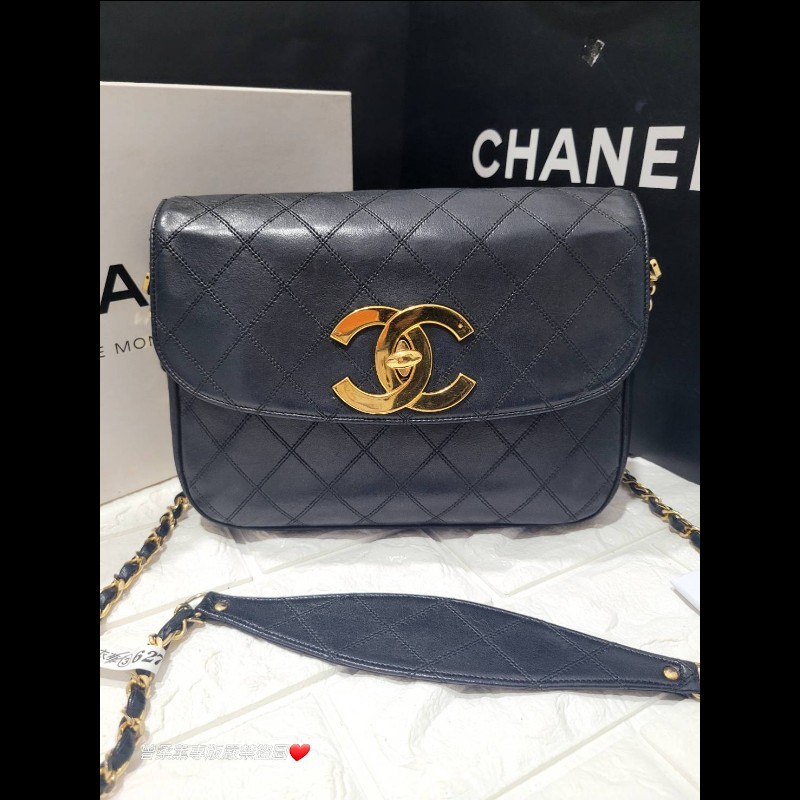 Chanel Classic Double Flap Jumbo 黑色小羊皮肩背包-19