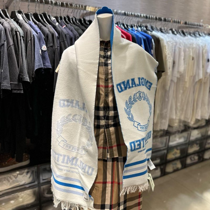 💎Han's house精品服飾💎 Burberry 圍巾 格紋 羊毛 中性 188X33CM 意大利製-4