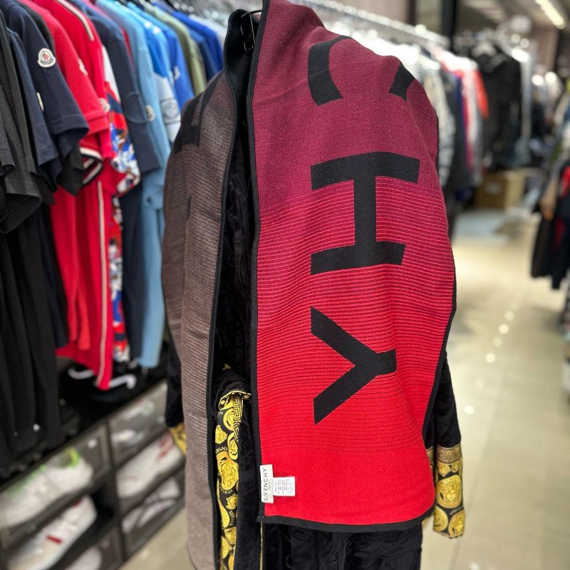 💎Han's house精品服飾💎GIVENCHY紀梵希 羊毛 圍巾 意大利製 現貨 原價17000-0