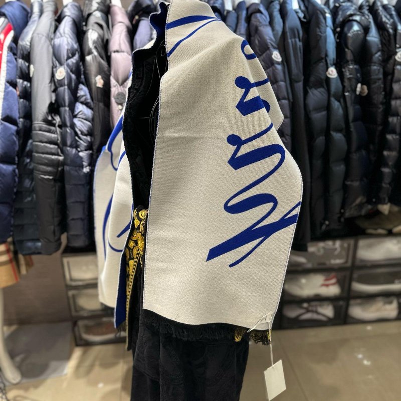 💎Han's house精品服飾💎Burberry 圍巾 羊毛 兩面用 義大利製 中性 188X30cm 現貨 原價14800-7