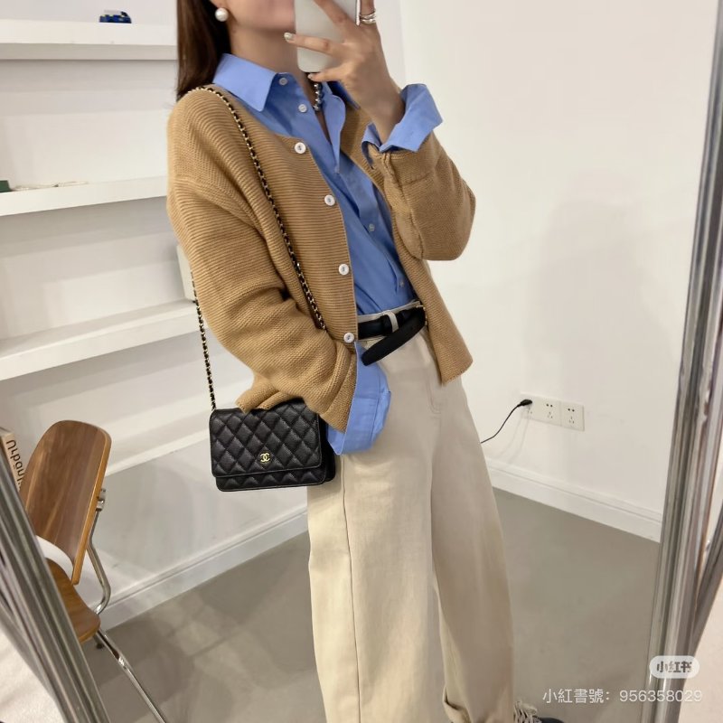 CHANEL 經典粒面牛皮WOC - 黑金-1