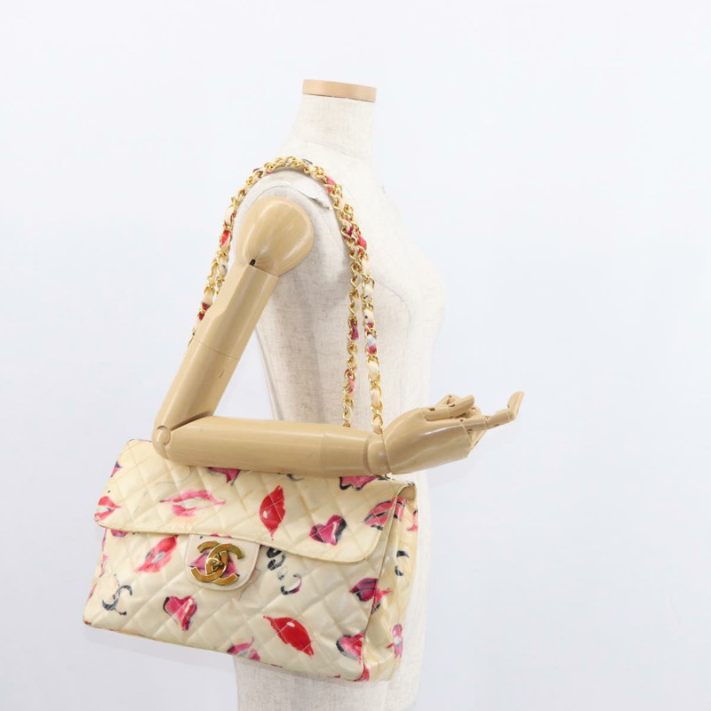 【日本直送】香奈兒 Matelasse 34 鏈條肩背包，乙烯基塗層，米色，金色雙C標誌，貨號 145579V-26