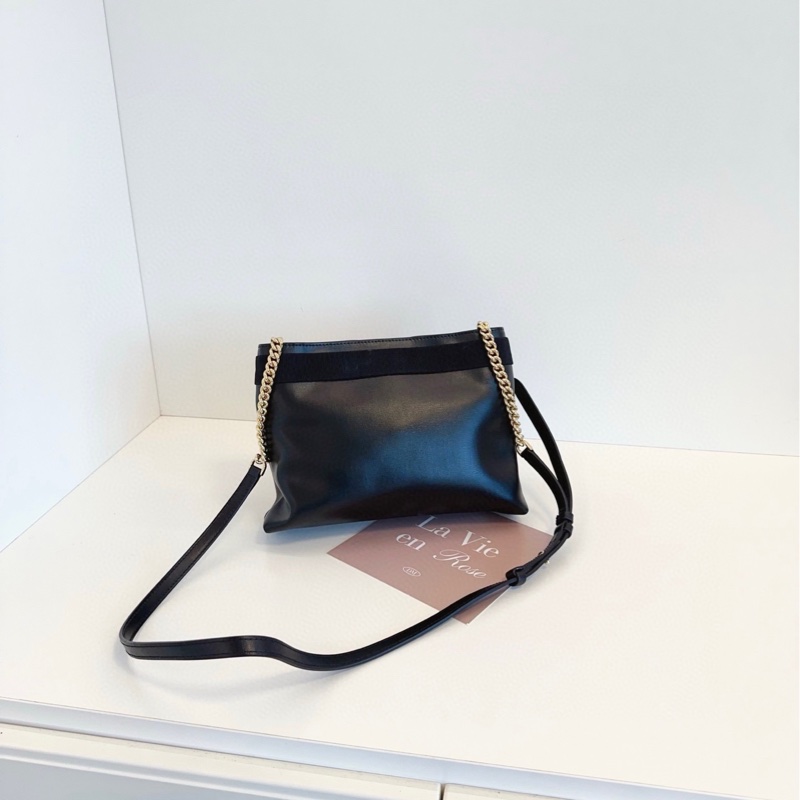 【99新🆕】Ferragamo 黑金牛皮蝴蝶結 斜挎鏈條包 經典辨識度設計 斜挎包 單肩包-3