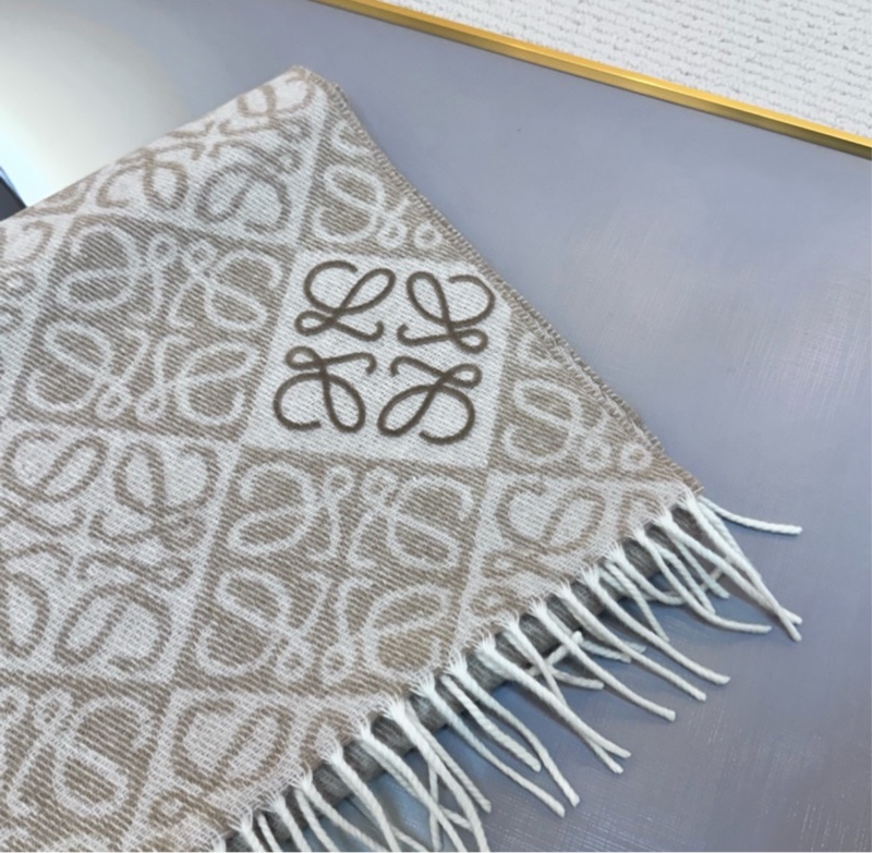 【全🆕】 LOEWE Anagram scarf 羅意威羊絨羊毛刺繡 奶茶色 圍巾頸巾女款 米色-1