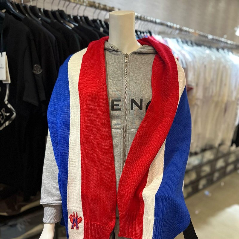 💎Han's house精品服飾💎moncler 羊毛 圍巾 意大利製 可水手洗 現貨 29 X 165CM-2